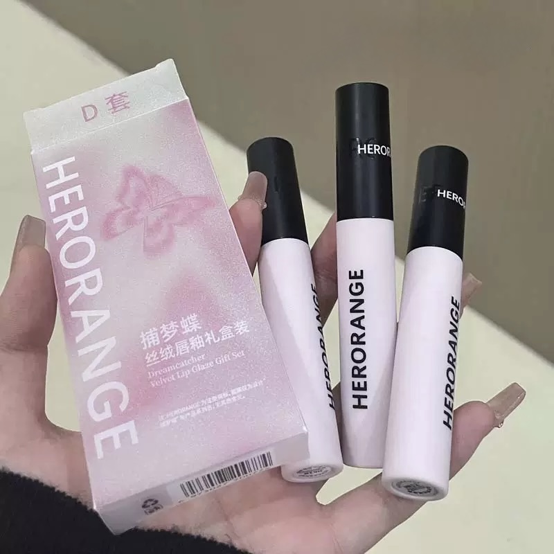 پک رژلب خمیری مات 𝐇𝐞𝐫𝐨𝐫𝐚𝐧𝐠𝐞
